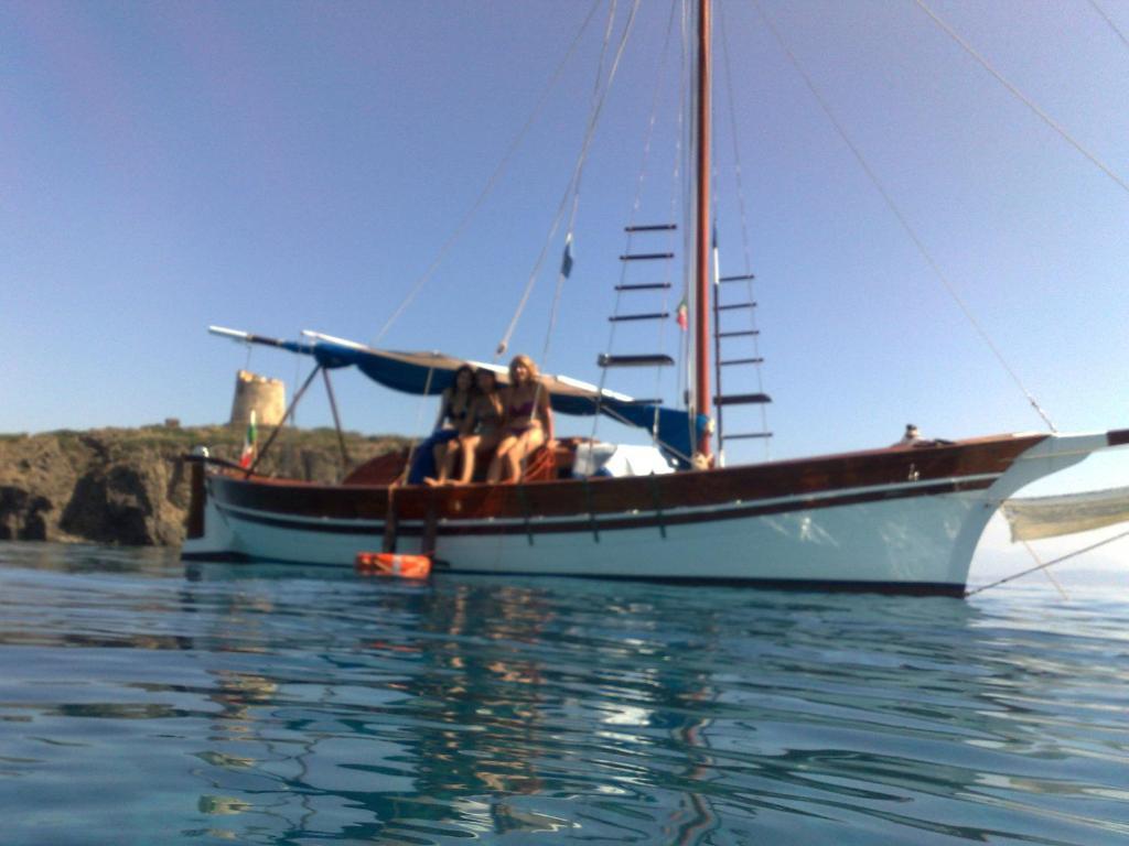B&B La Pineta Sant'Antìoco Eksteriør billede
